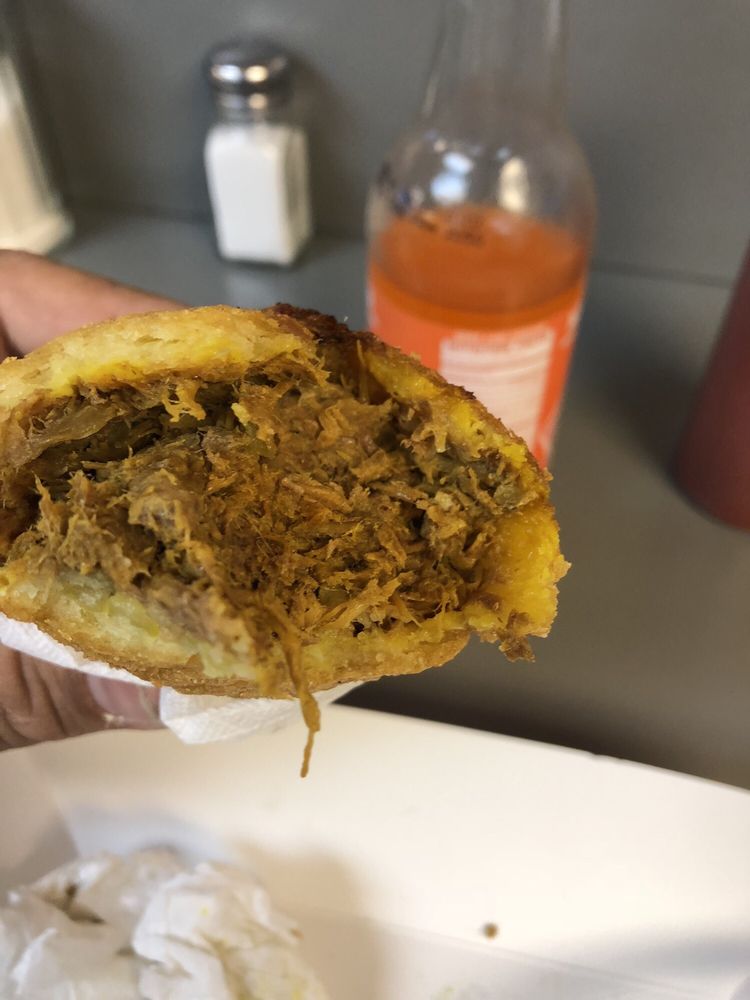 Los Balkanes Bakery Panaderia Colombiana