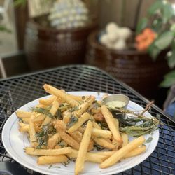 Top 10 Best Dog Friendly Restaurants Near South Lake Union Seattle Harry S Fine Foods