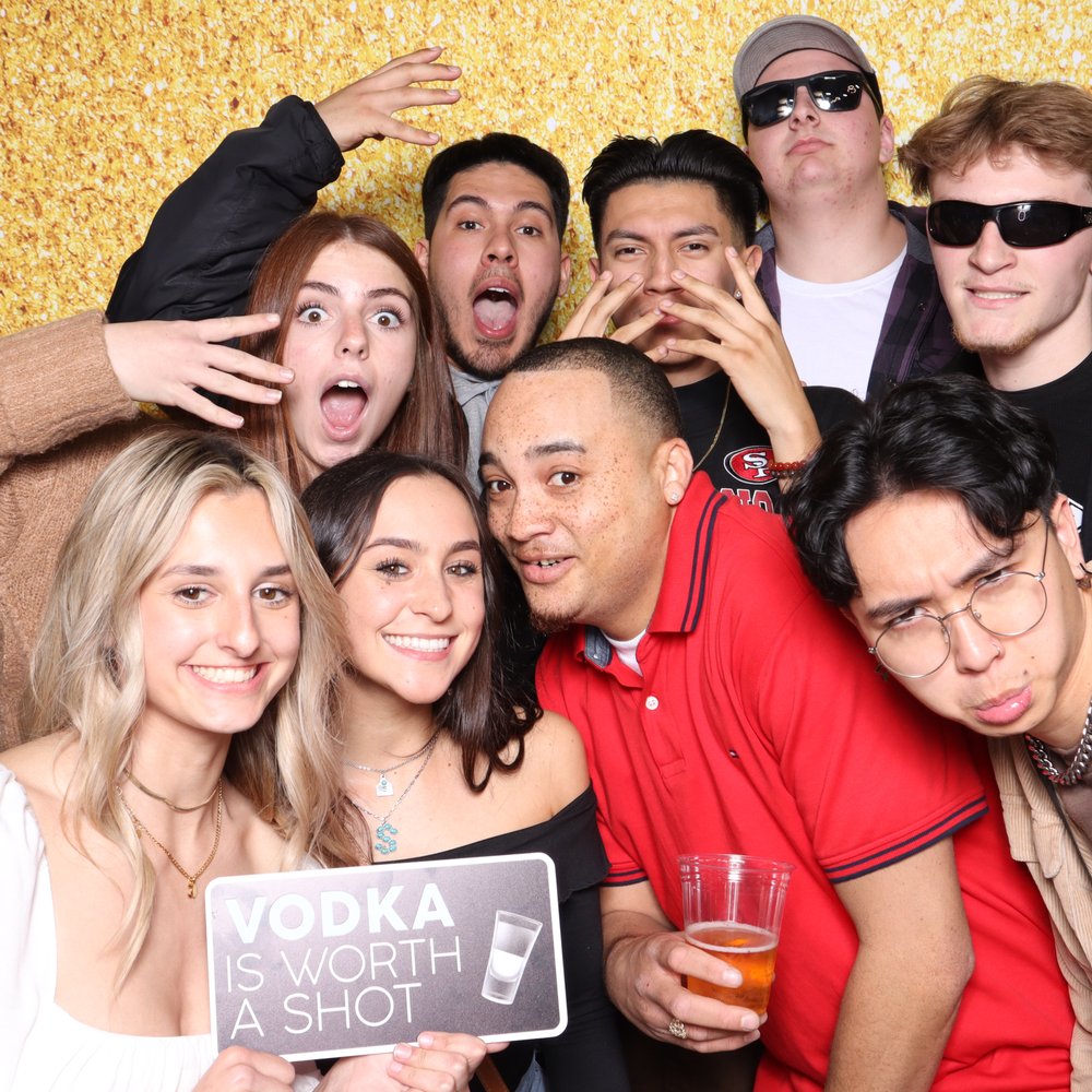 It’s Lit Photobooth