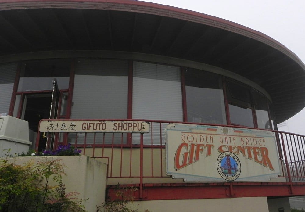 Photo of Golden Gate Bridge Gift Center - San Francisco, CA, United States. Gifuto Shoppu!