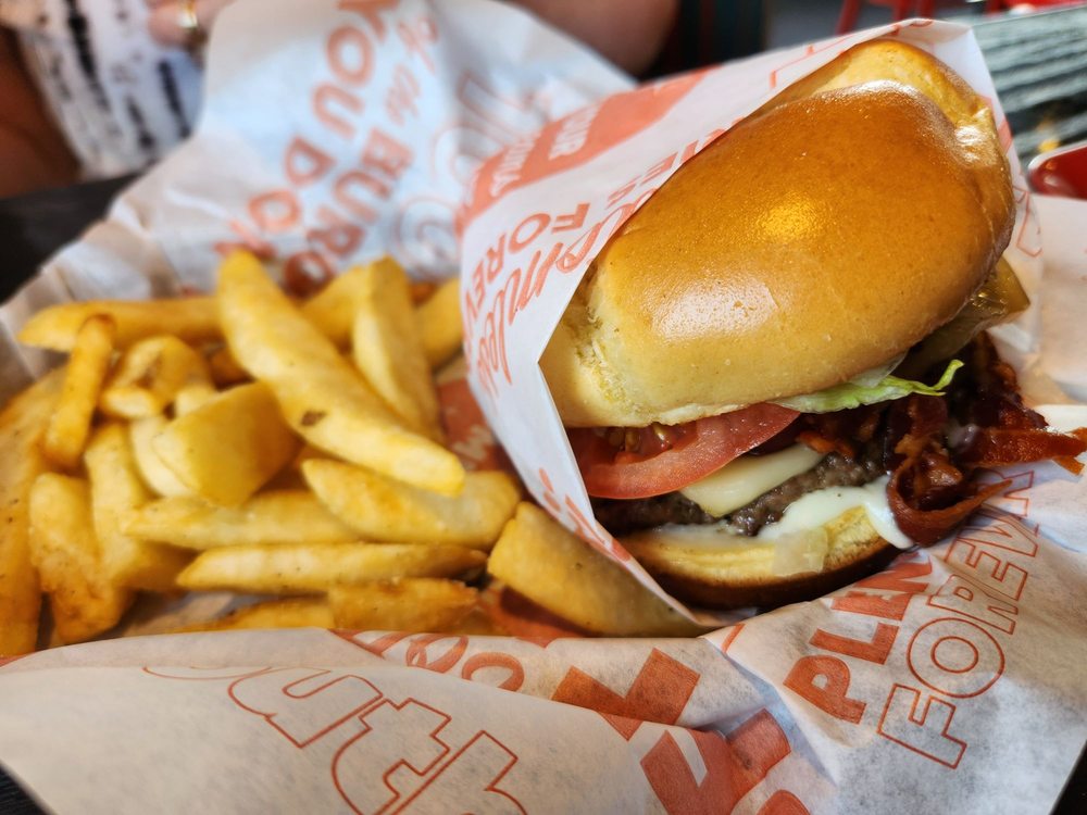 Red Robin Gourmet Burgers and Brews