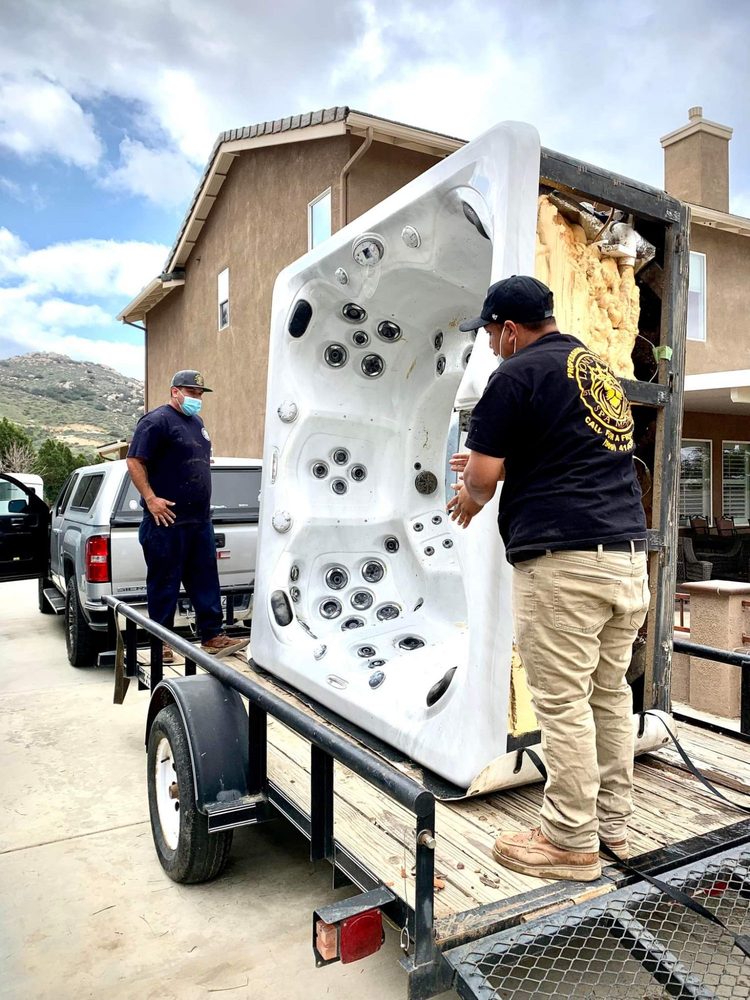 Leon's Finest Spa Movers