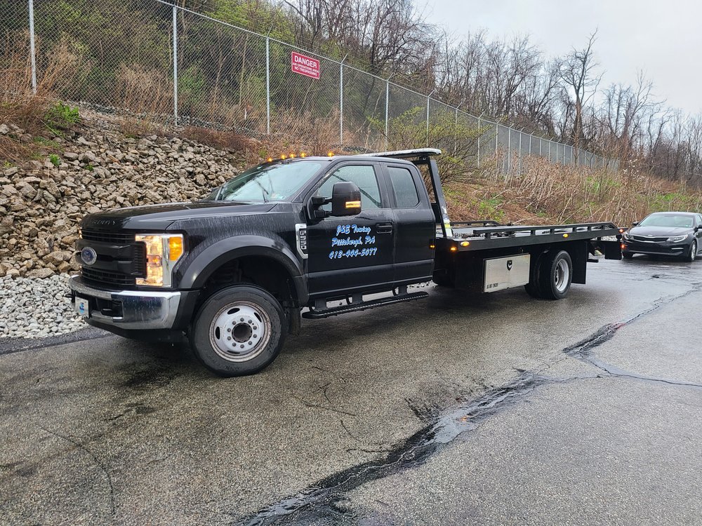 J&E Towing
