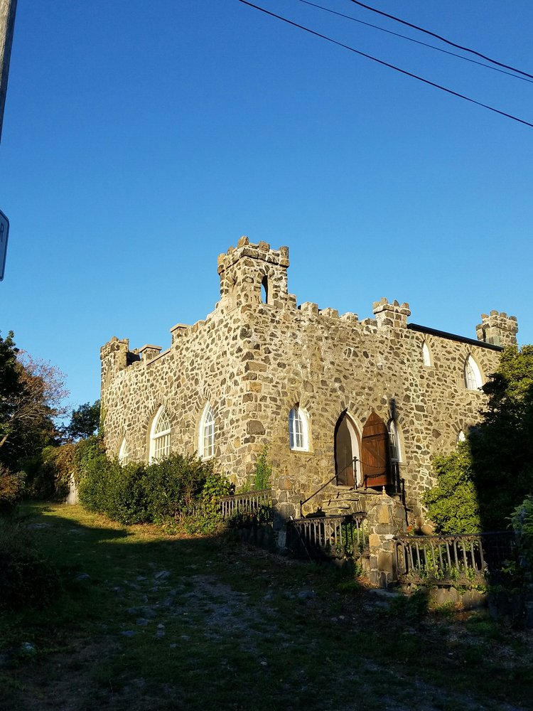 Herreshoff Castle Bed and Breakfast Bed & Breakfast 2 Crocker Park