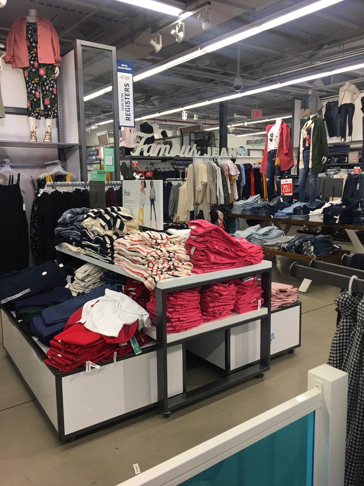 Old Navy Clothing Store Accessories 2845 Richmond Ave, Heartland