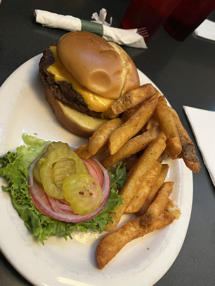 Oscar's Classic Diner