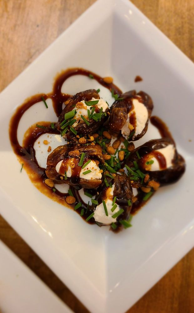 The Pearl Bar & Grill