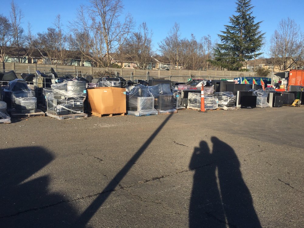 Goodwill Redwood Empire 31 Reviews Used Vintage Consignment Goodwill Redwood Empire 31 Reviews Used Vintage Consignment 651 Yolanda Ave Santa Rosa Ca Phone Number Yelp