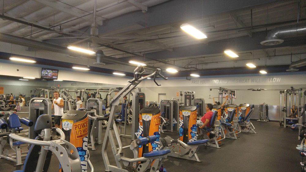 Gym Time Is Best On Friday And Weekends Monday Thru Wednesday Are Photo Of Crunch Huntington Beach Ca United States Gym