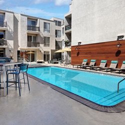 Verse Hollywood 12 Photos 31 Reviews Apartments 1530 N Photo Of Verse Hollywood Los Angeles Ca United States