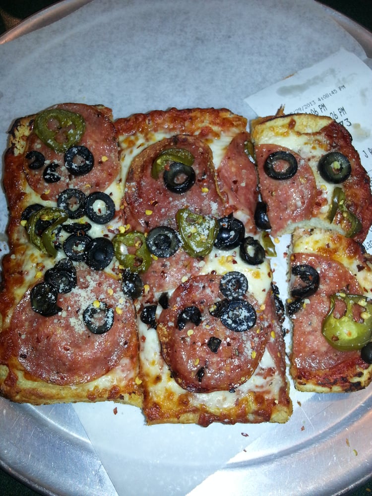 I Love That They Put Toppings On All Slices And Tissue Photo Of Round Table Watsonville Ca United States I Love That