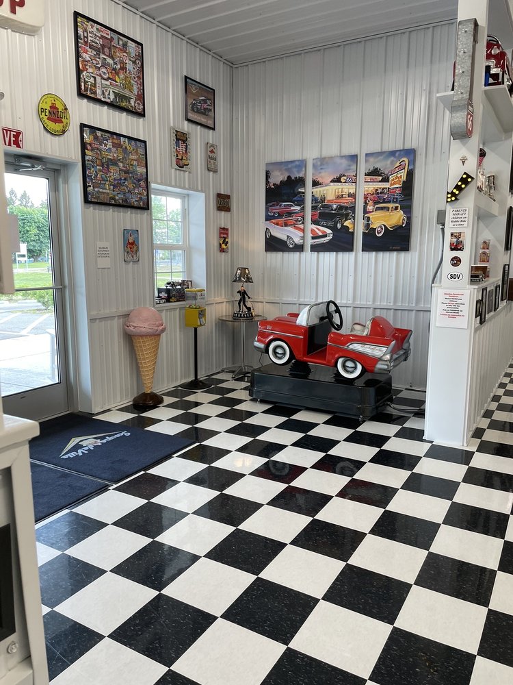 Scoupe deVille Ice Cream Parlor