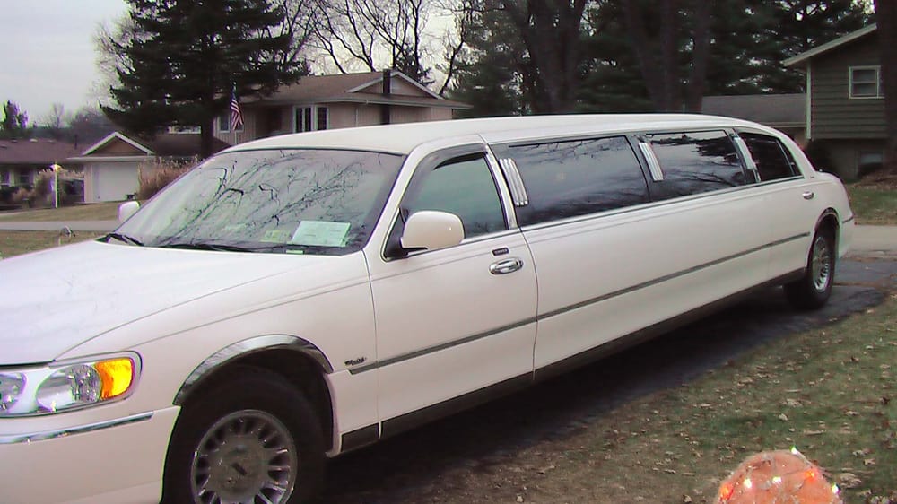 Suburban Limousine - Get Quote - Limos - 4N185 Avard Rd, West Chicago