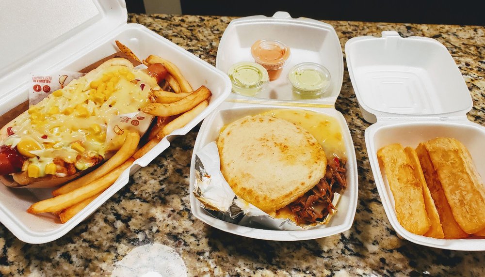 Pa'l Carajo Arepa Lounge