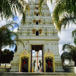 Malibu Hindu Temple 330 Photos 65 Reviews Temples 1600 Photo Of Malibu Hindu Temple Calabasas Ca United States Entrance