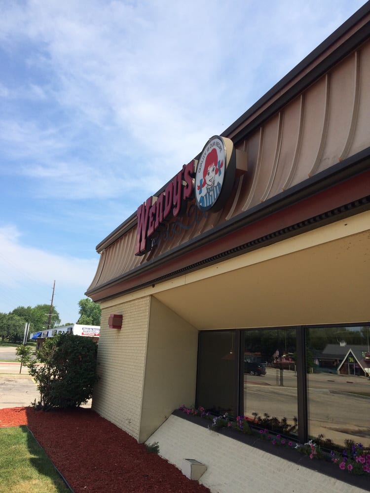 Wendy’s Fast Food 743 W Main St, Sun Prairie, WI Restaurant