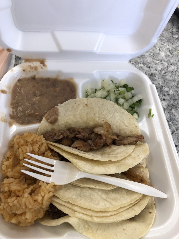 Carnitas & Burritos Yoni