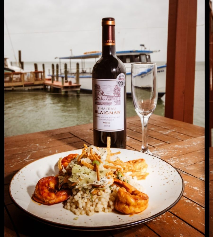 Snoopy's Pearl Oyster Bar