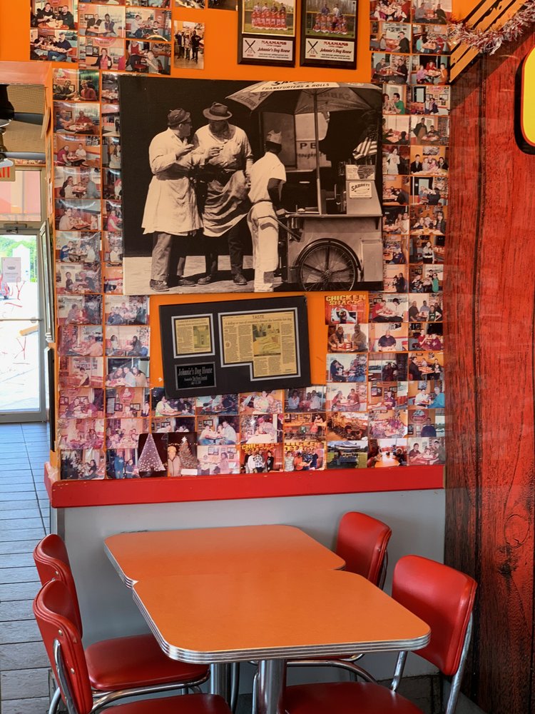 Johnnie's Dog House & Chicken Shack
