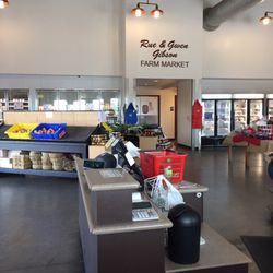 fresno state gibson farm market 88 photos 61 reviews grocery