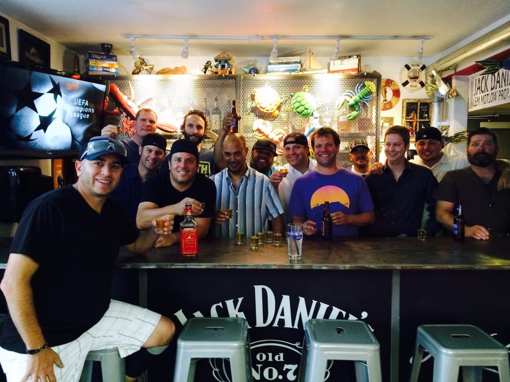 Dive Inn 33 Photos & 103 Reviews Dive Bars 1380 S Broadway