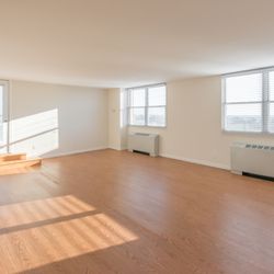 Cityview At Longwood Apartments 38 Photos 21 Reviews Photo Of Cityview At Longwood Apartments Boston Ma United States Living Room