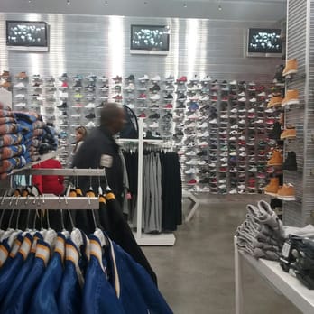 shoe palace 20 photos 54 reviews shoe stores 2200 eastridge shoe palace jobs