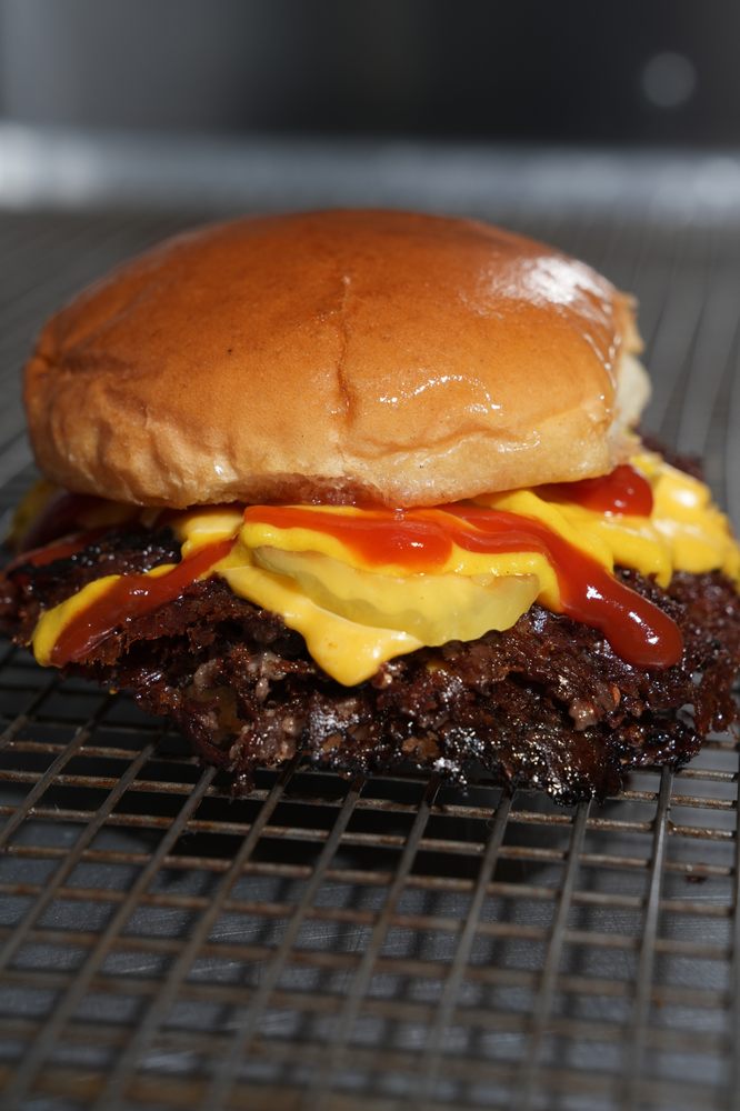 GUSTOS burgers + stuff