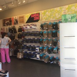 payless kam shopping center