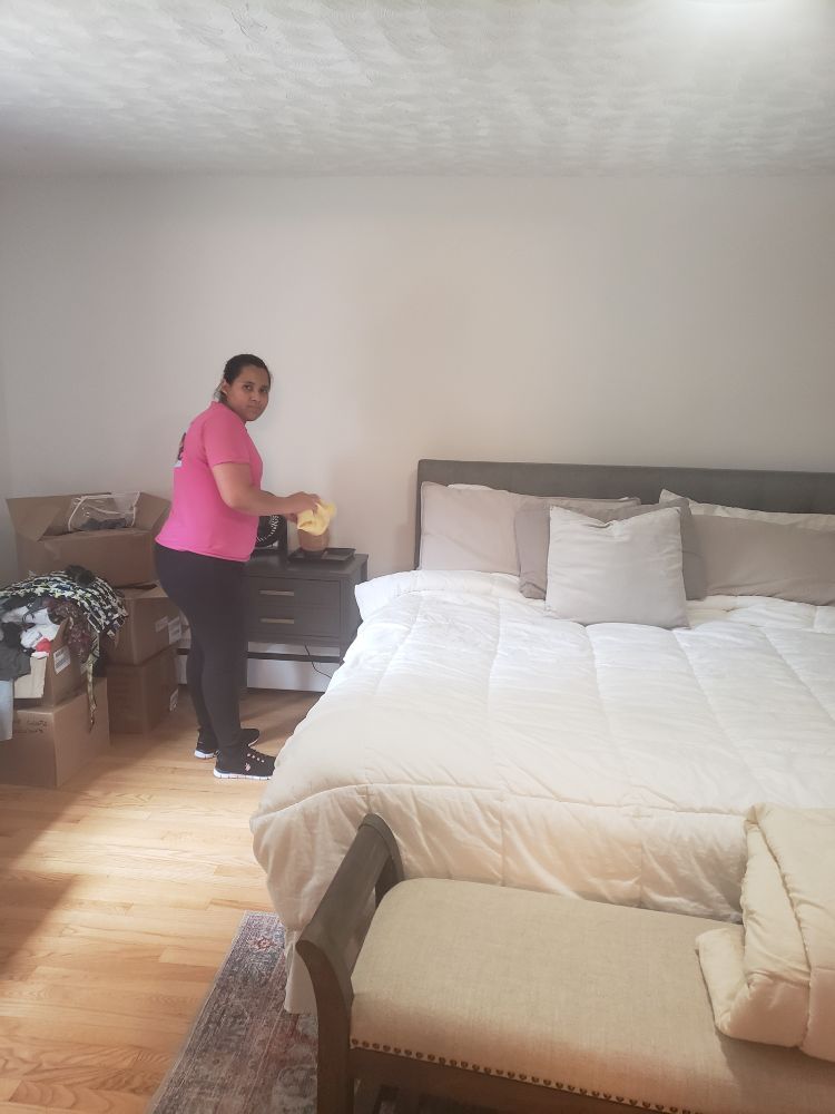 Eneida's Cleaning