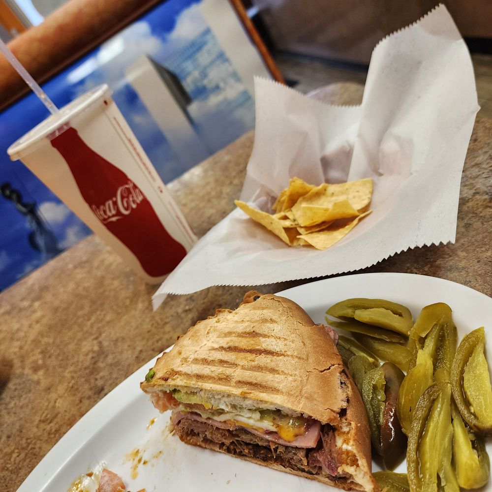 Tortas Ahogadas Chapala - Ontario
