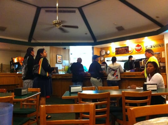 Round Table Pizza Closed 29 Reviews Pizza 813 N Main