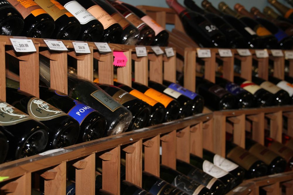 Mo's Wine & Spirits