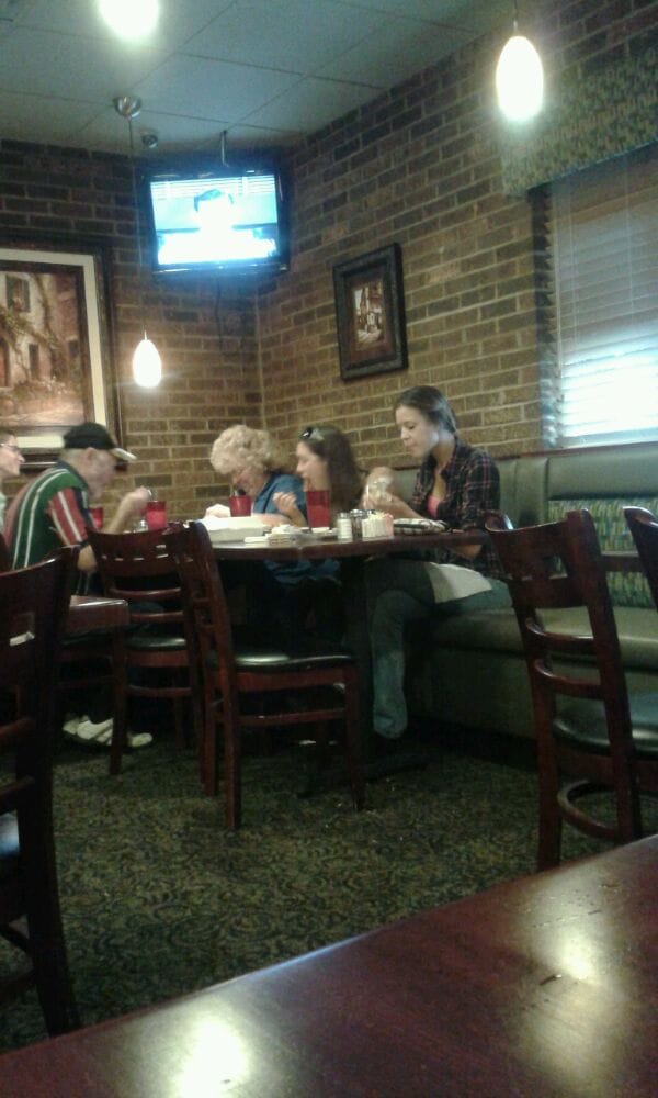 Gondolier Pizza & Steak House 18 Reviews Pizza 2241 Congress Pkwy