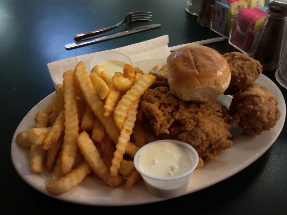 Ball & Que Restaurant 34 Photos & 20 Reviews American (Traditional