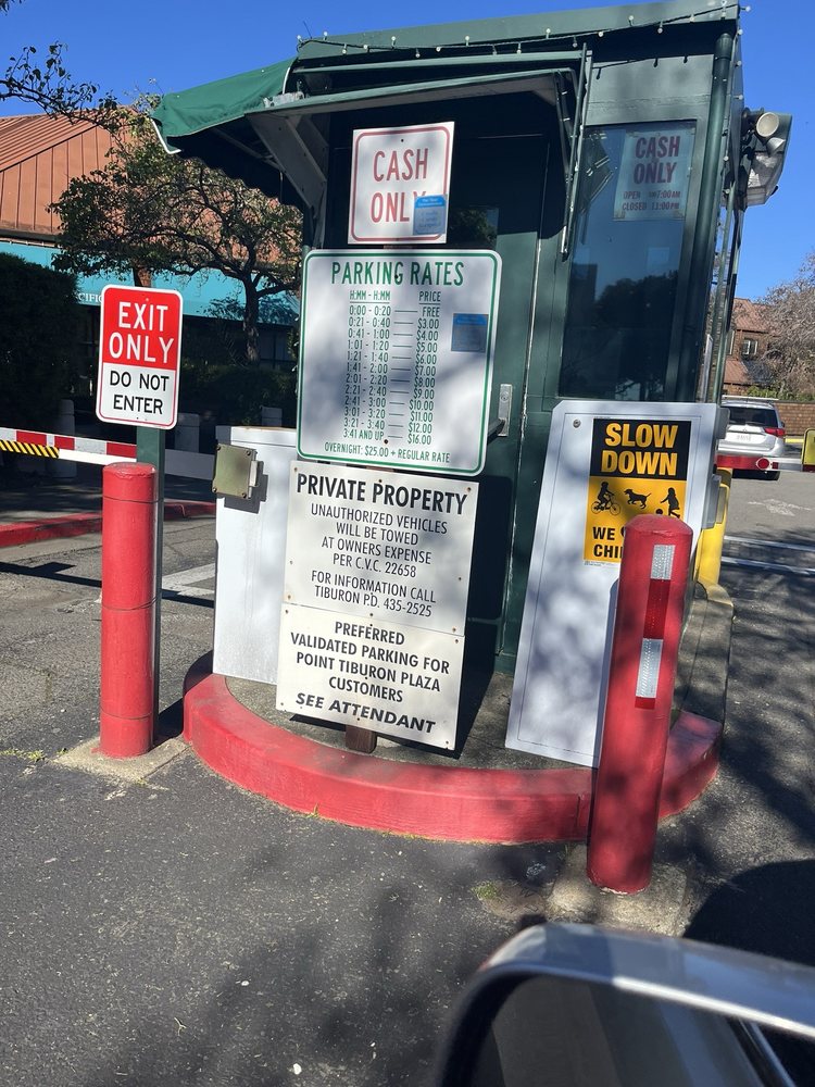 Point Tiburon Parking Lot