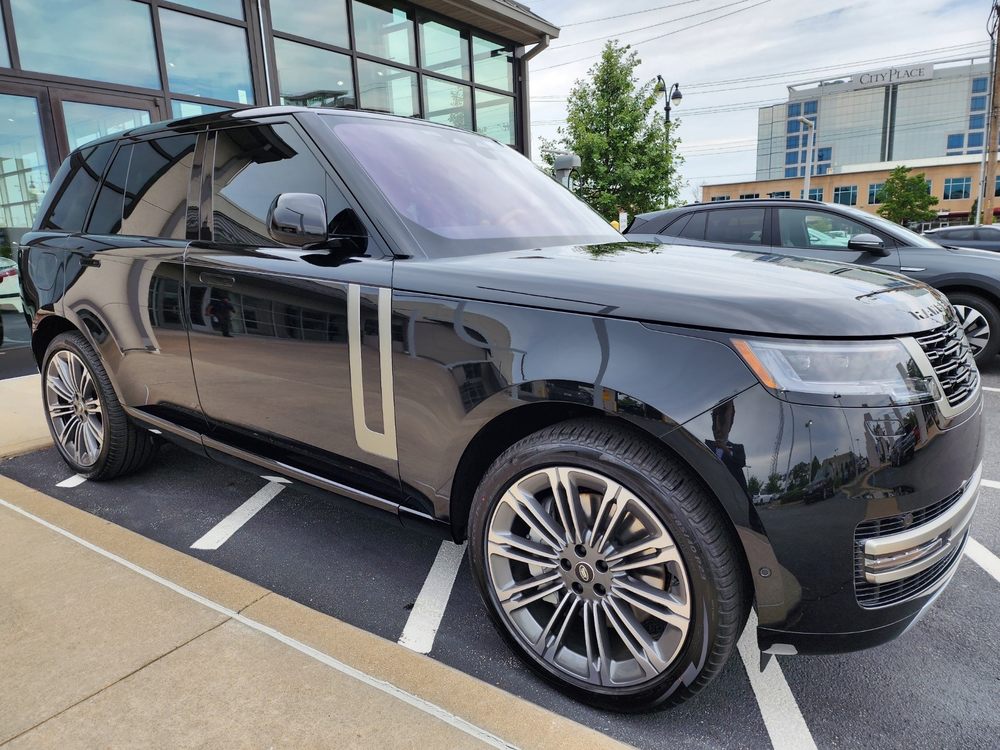 Plaza Land Rover St. Louis, Creve Coeur Roadtrippers