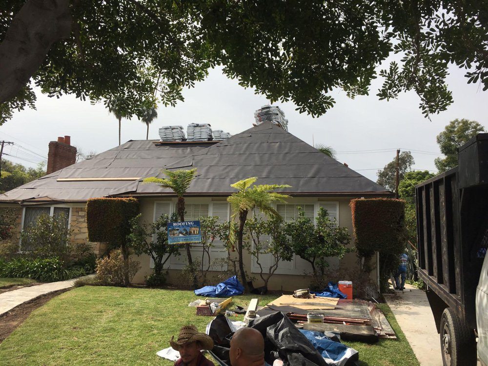 L.A.  Roofing 