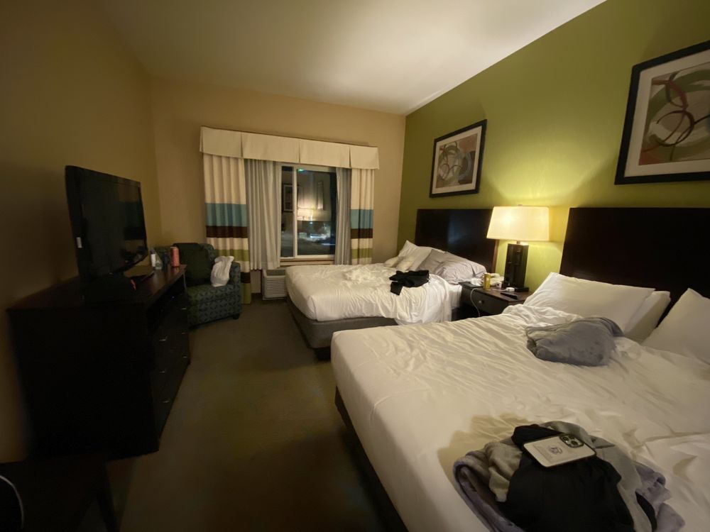 Holiday Inn Express & Suites Red Bluff-South Redding Area