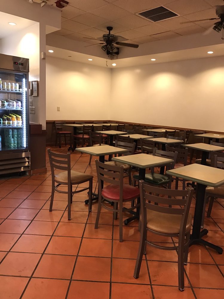 Breezeway Deli & Grill