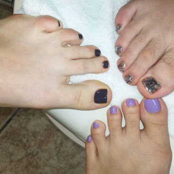 La Nails 30 Photos 33 Reviews Nail Salons 6932 Market St Photo Of La Nails Wilmington Nc United States Guess Which Foot Is