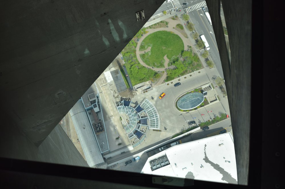 The Glass Floor Is In The Center Of The Tower And Doesn T Show A