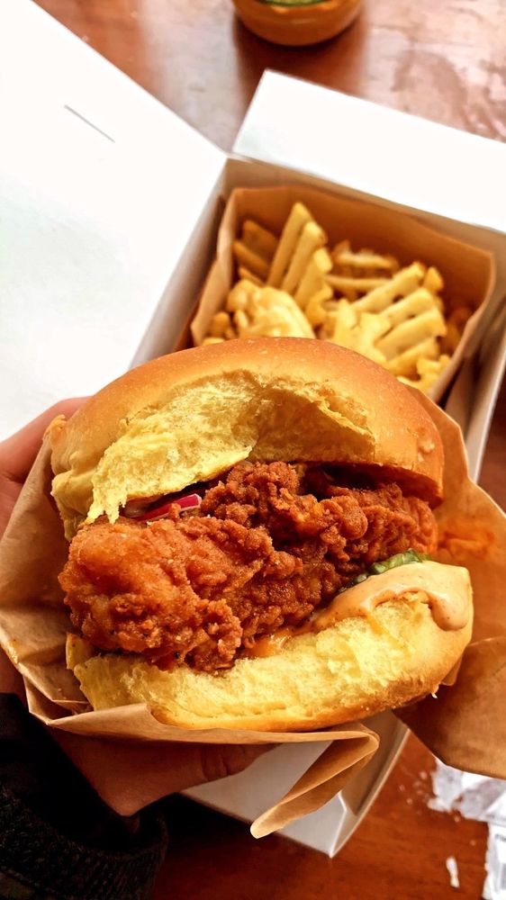 Big Dean’s Hot Chicken