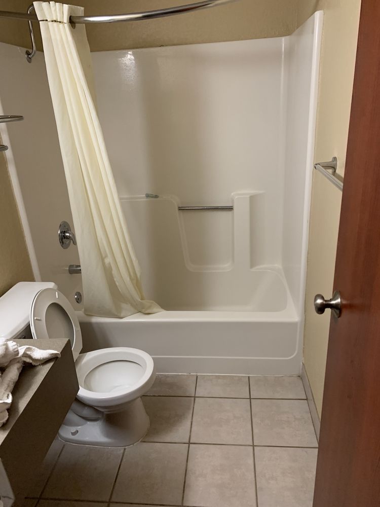 Rodeway Inn & Suites