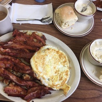 Hugo S Family Restaurant 30 Photos 56 Reviews Breakfast Photo Of Hugo S Family Restaurant Claremore Ok United States 3 Eggs Over