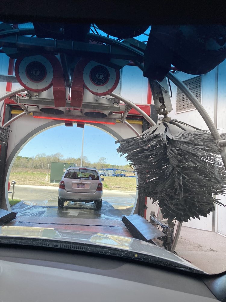 Tommy's Express® Car Wash