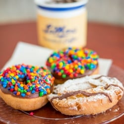 Lamar S Donuts Coffee 128 Photos 69 Reviews 3395 Photo Of Lamar S Donuts Coffee Kansas City Mo United States