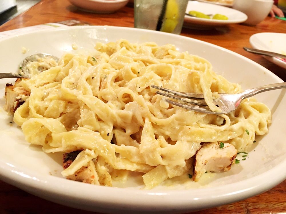 Asiago Garlic Alfredo With En 9 95 Never Ending Bowl 4 Photo Of Olive Garden Italian Restaurant Willow Grove Pa United States Asiago