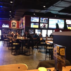 Buffalo Wild Wings 39 Photos 103 Reviews En 31205 Photo Of Buffalo Wild Wings Farmington Hills Mi United States