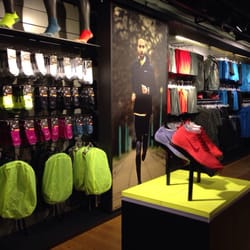 boutique nike champs elyses